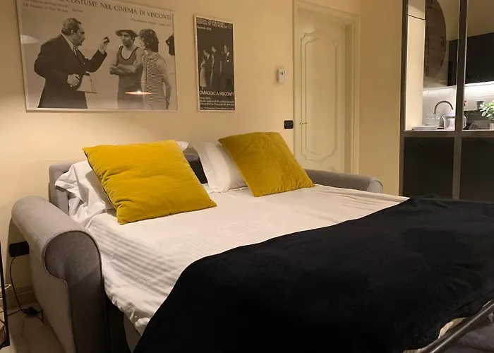 Sweethome Crispi Apartament *