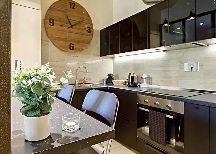 Sweethome Crispi Apartament