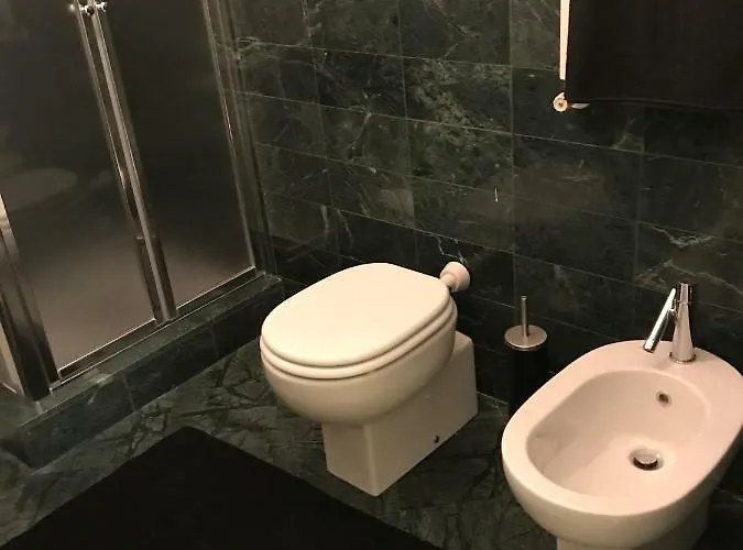 Sweethome Crispi Apartament *